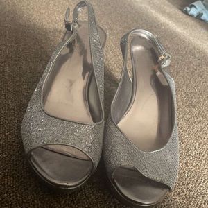 Silver diamond heels 2in